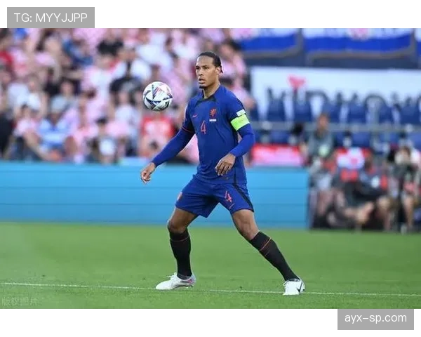 范戴克与科纳特防线搭档表现稳健 范戴克与科纳特防线搭档表现稳健